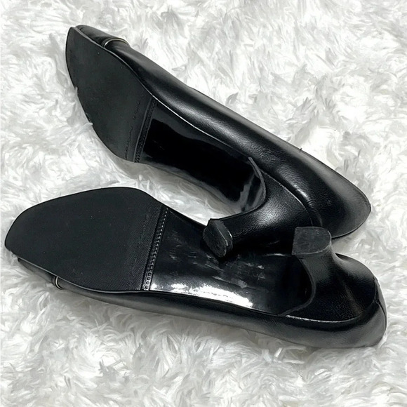 California Magdesians | Vintage, Leather Pumps - Picture 7 of 7